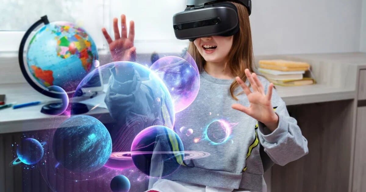 Estudiantes usando visores de realidad virtual en el VirtuLab 360° de EDU21