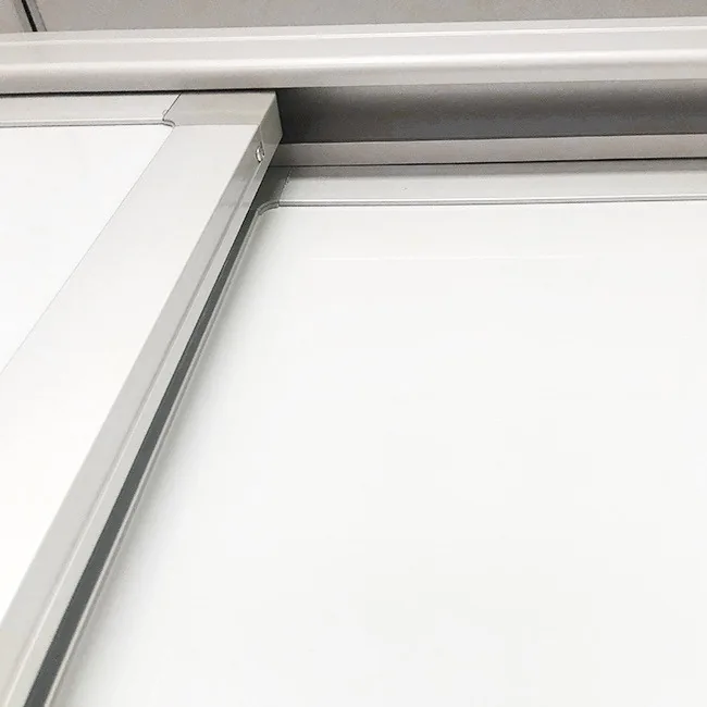 Riel superior de aluminio de la pizarra GuardCase con el panel deslizante montado